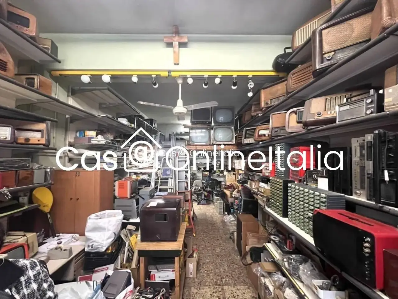 Negozio in Via Bologna, 147, Prato 159, Prato, {3} - Foto 1