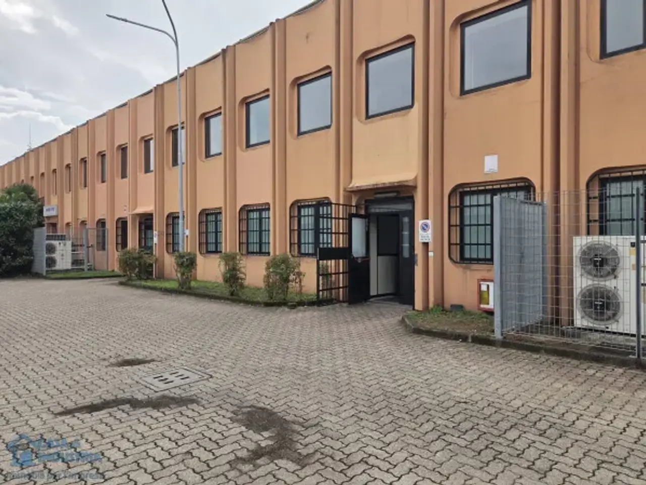 Capannone in Via Felice Maritano, San Donato Milanese, {3} - Foto 1