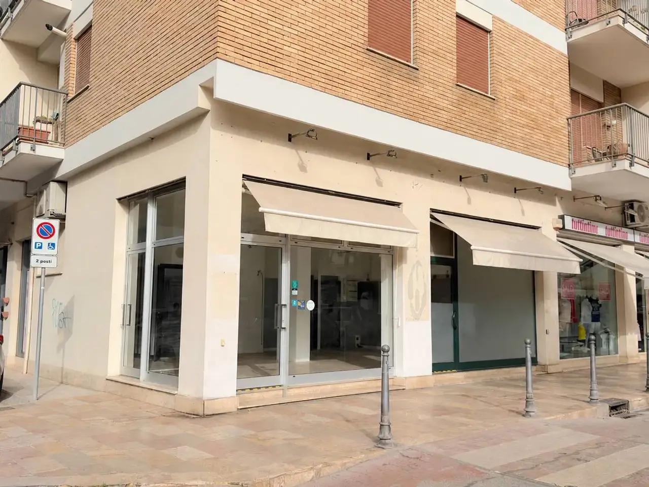 Negozio in Viale De Gasperi 82, San Benedetto Del Tronto, {3} - Foto 2