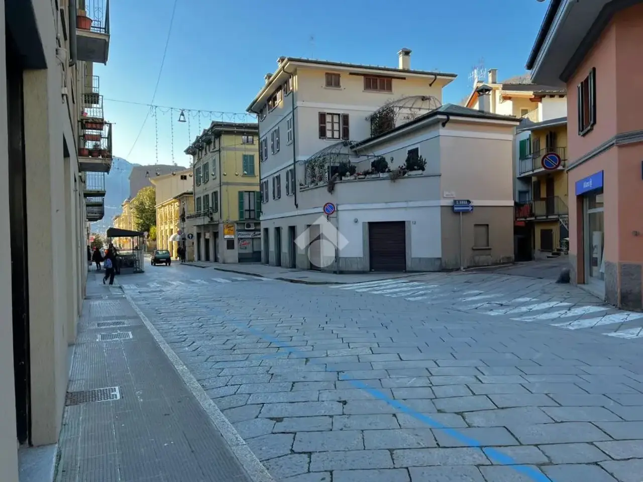 Negozio in Via Alberto De Simoni 39, Sondrio, {3} - Foto 2