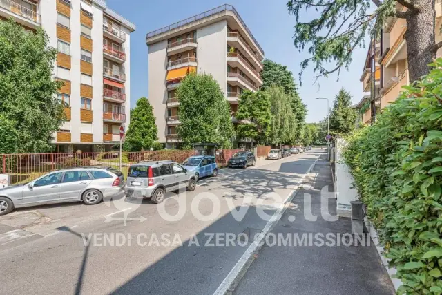 Vierzimmerwohnung in Via XXV Aprile 41, Paderno Dugnano - Foto 1