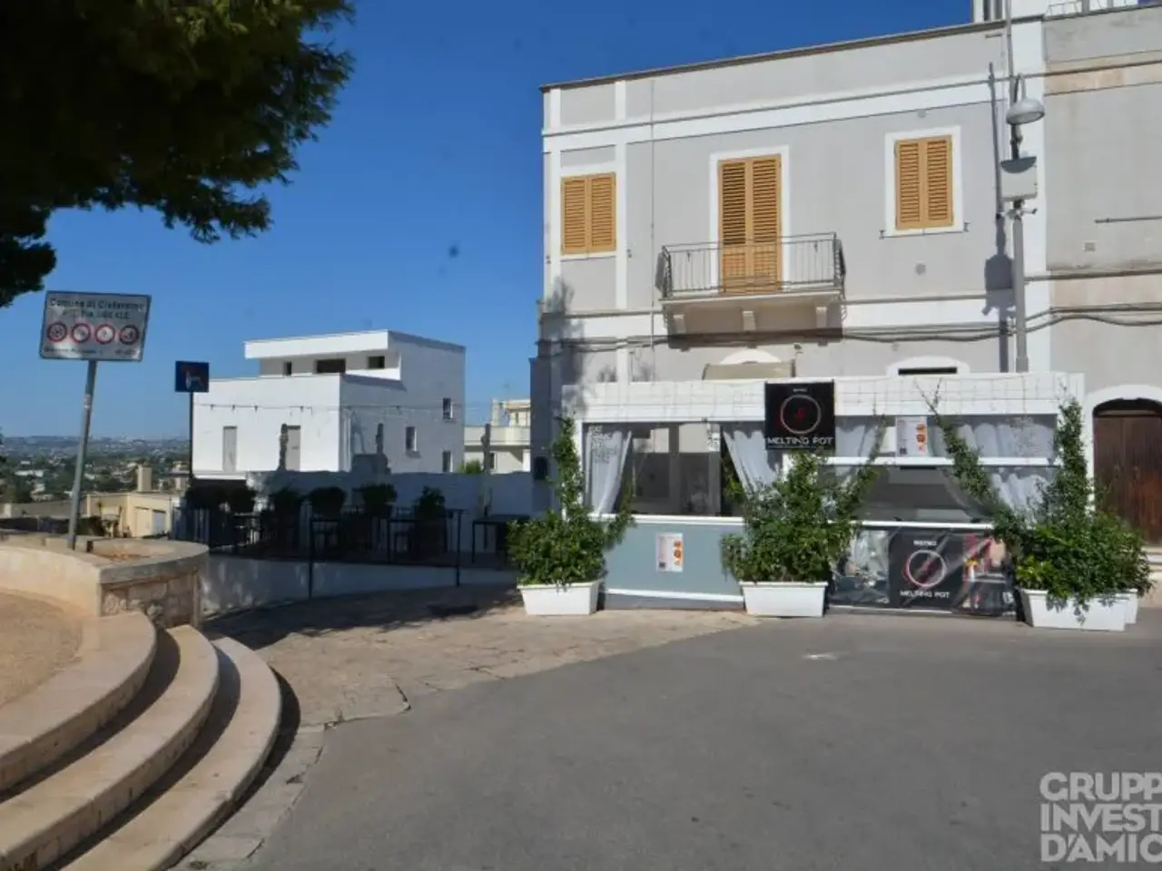 Esercizio commerciale in Via San Quirico, Cisternino, Brindisi, Cisternino, 72014, Cisternino, {3} - Foto 1