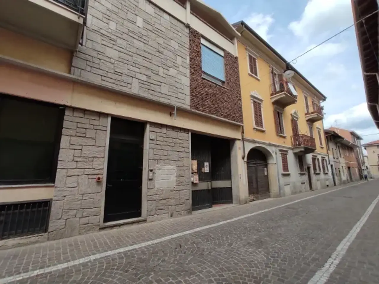 Esercizio commerciale in Galliate, Novara, Piemonte, 28066, Italia, Galliate, {3} - Foto 1