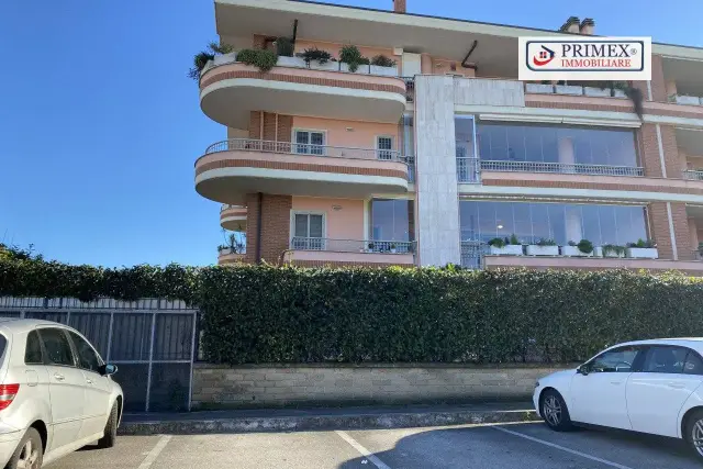 Garage or car box in Via Pericle Fazzini, Roma - Photo 1