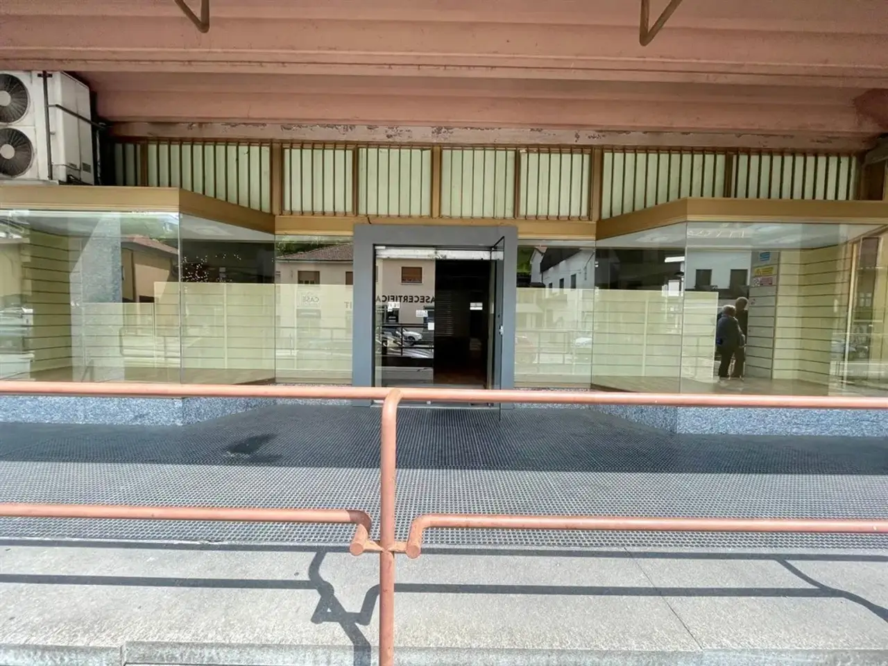 Negozio in Via Piave 91, Azzate, {3} - Foto 2