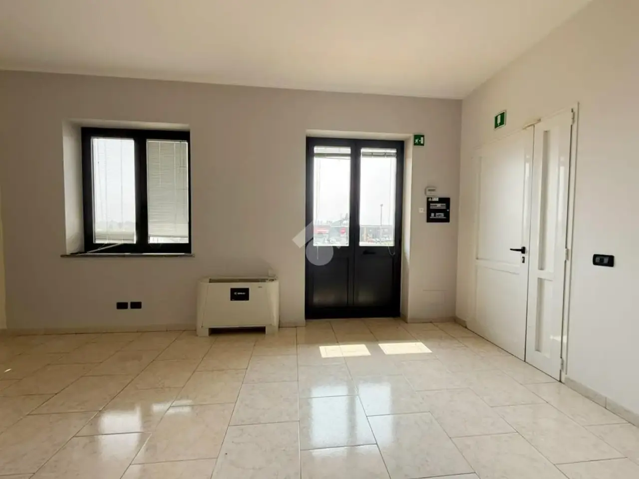 Ufficio in Via Statale 15, Bollengo, {3} - Foto 2