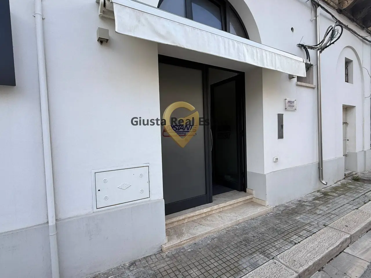 Esercizio commerciale in Via Torre Santa Susanna 84, Mesagne, {3} - Foto 1