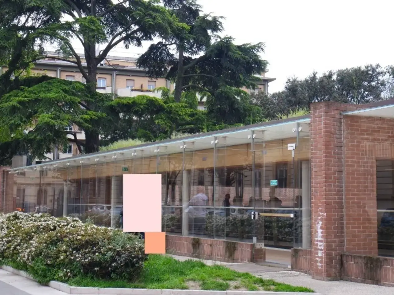 Negozio in Piazza Luigi Ferrari 30, Rimini, {3} - Foto 2
