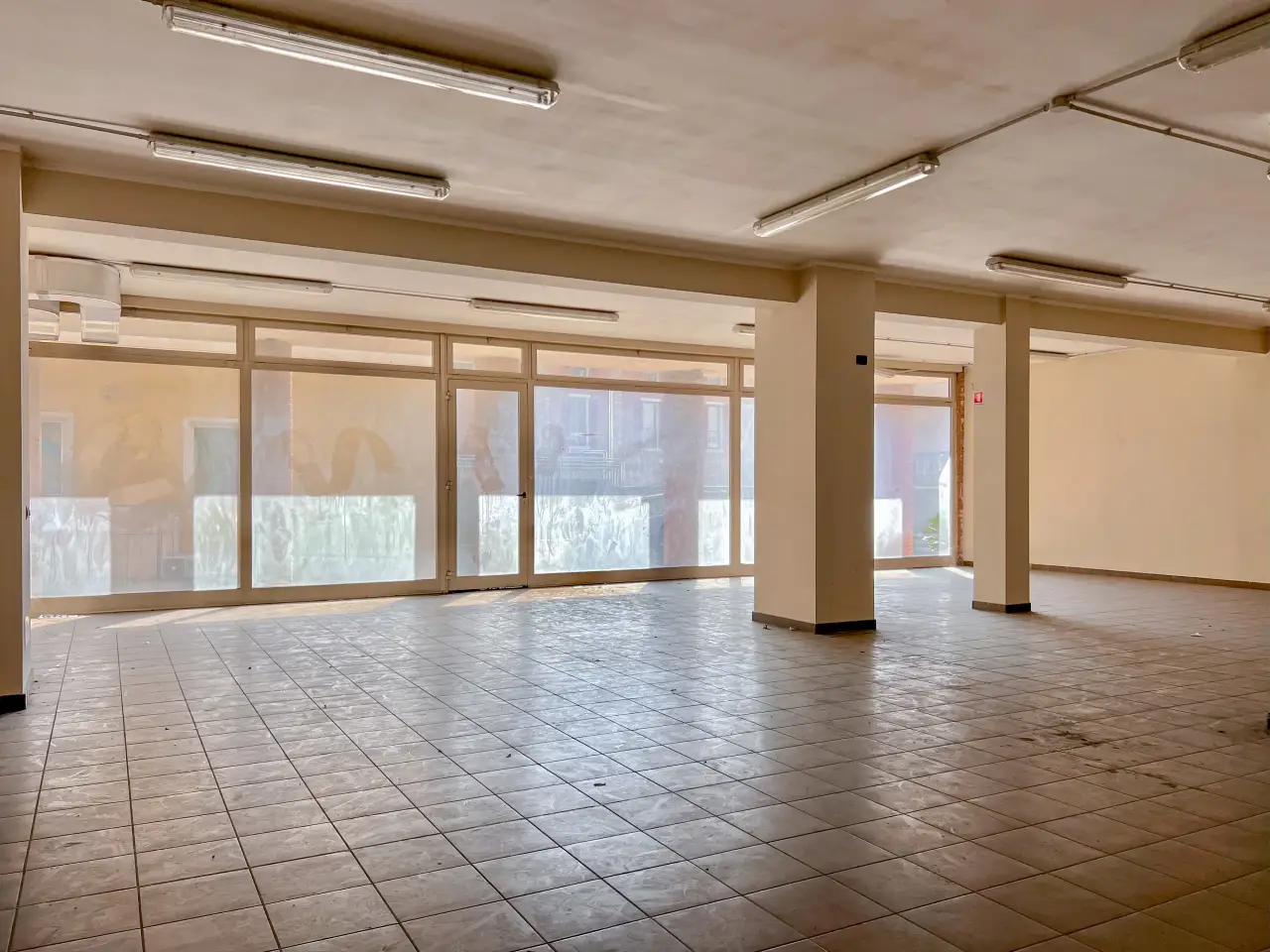 Palazzina commerciale in Piazzale Europa  79, Sarezzo, {3} - Foto 2