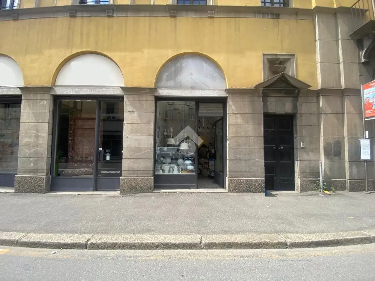 Negozio in Via Giuseppe Verdi 26, Bergamo, {3} - Foto 1