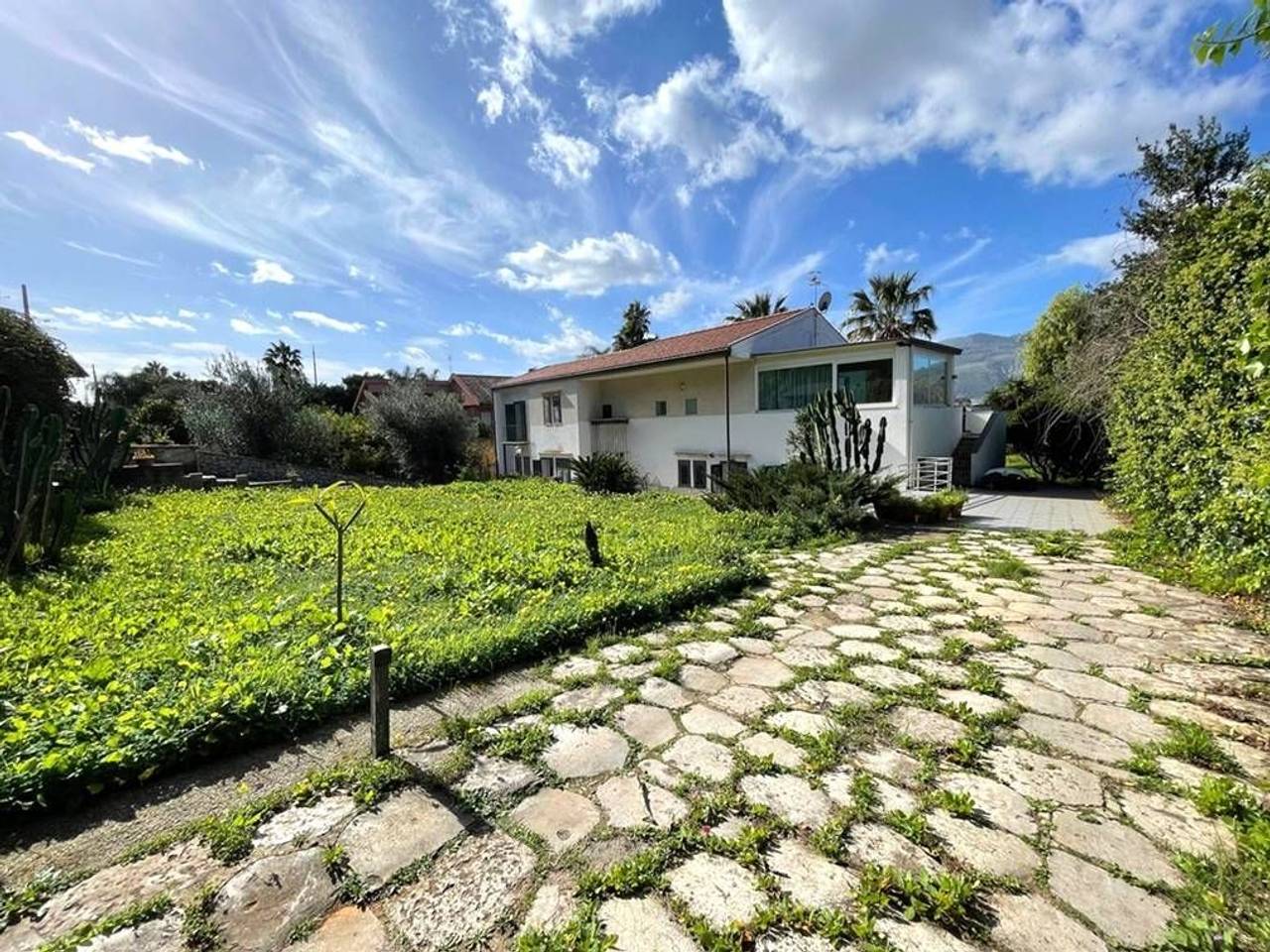 casa indipendente in vendita a Palermo in zona Pallavicino