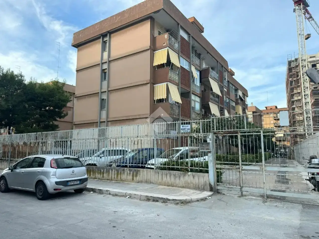 Magazzino in Via delle Forze Armate 27, Bari, {3} - Foto 2