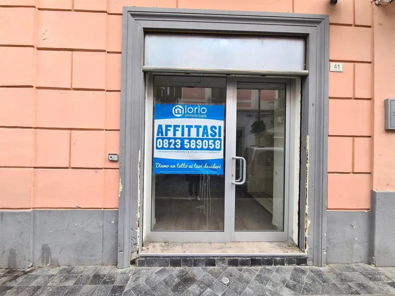 Negozio in Corso Garibaldi, Santa Maria Capua Vetere, {3} - Foto 1