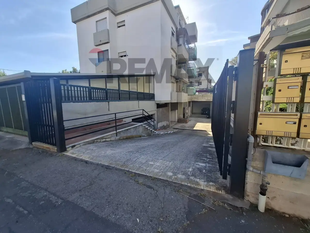 Negozio in Via Antonio Gramsci 4-4a, Aci Castello, {3} - Planimetria 1
