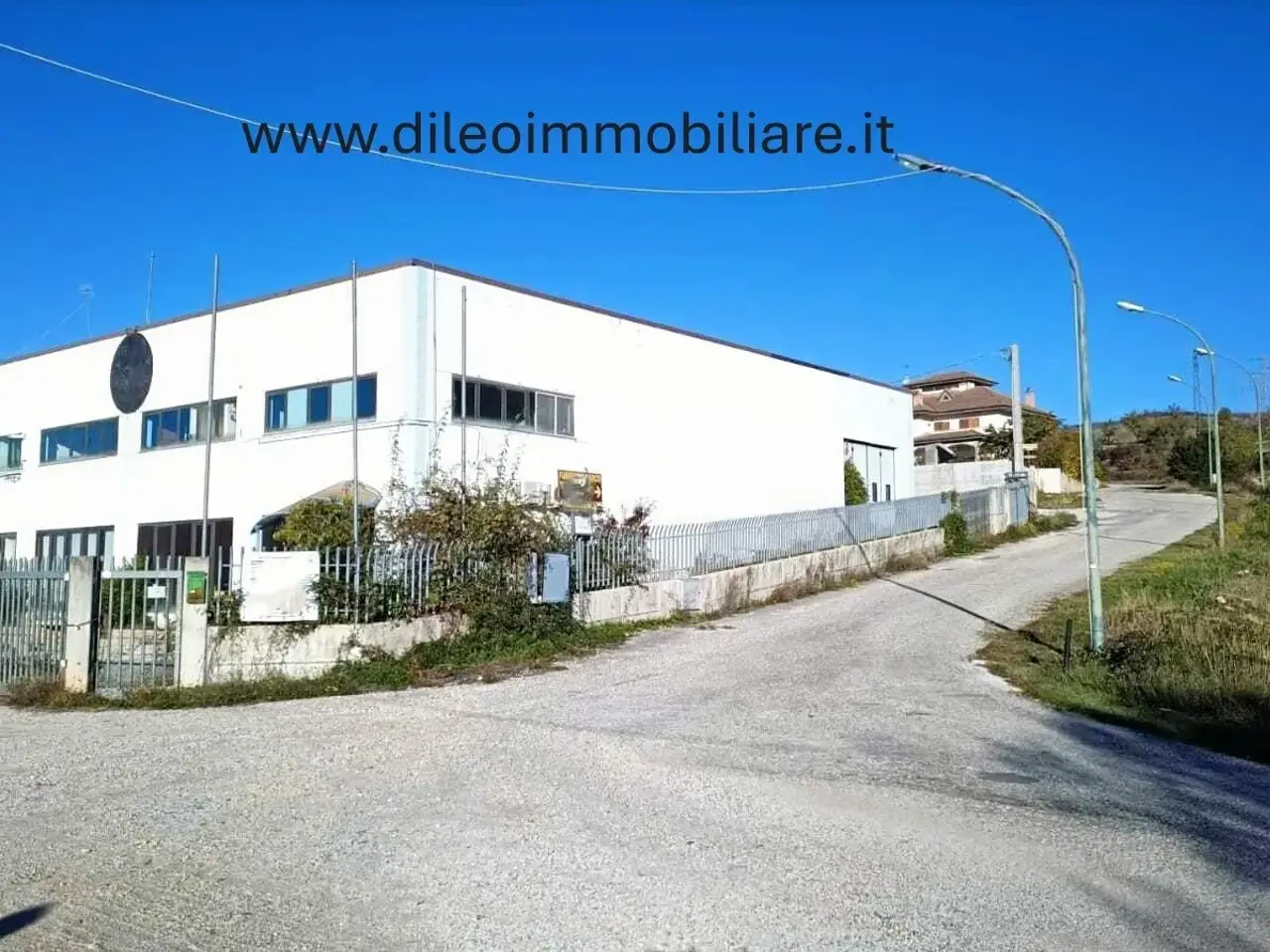Capannone in Strada Statale 17, Barisciano, {3} - Foto 1