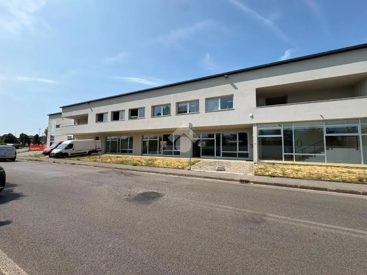 Palazzina commerciale in Via dell'Energia 11, San Giovanni Valdarno, {3} - Foto 2