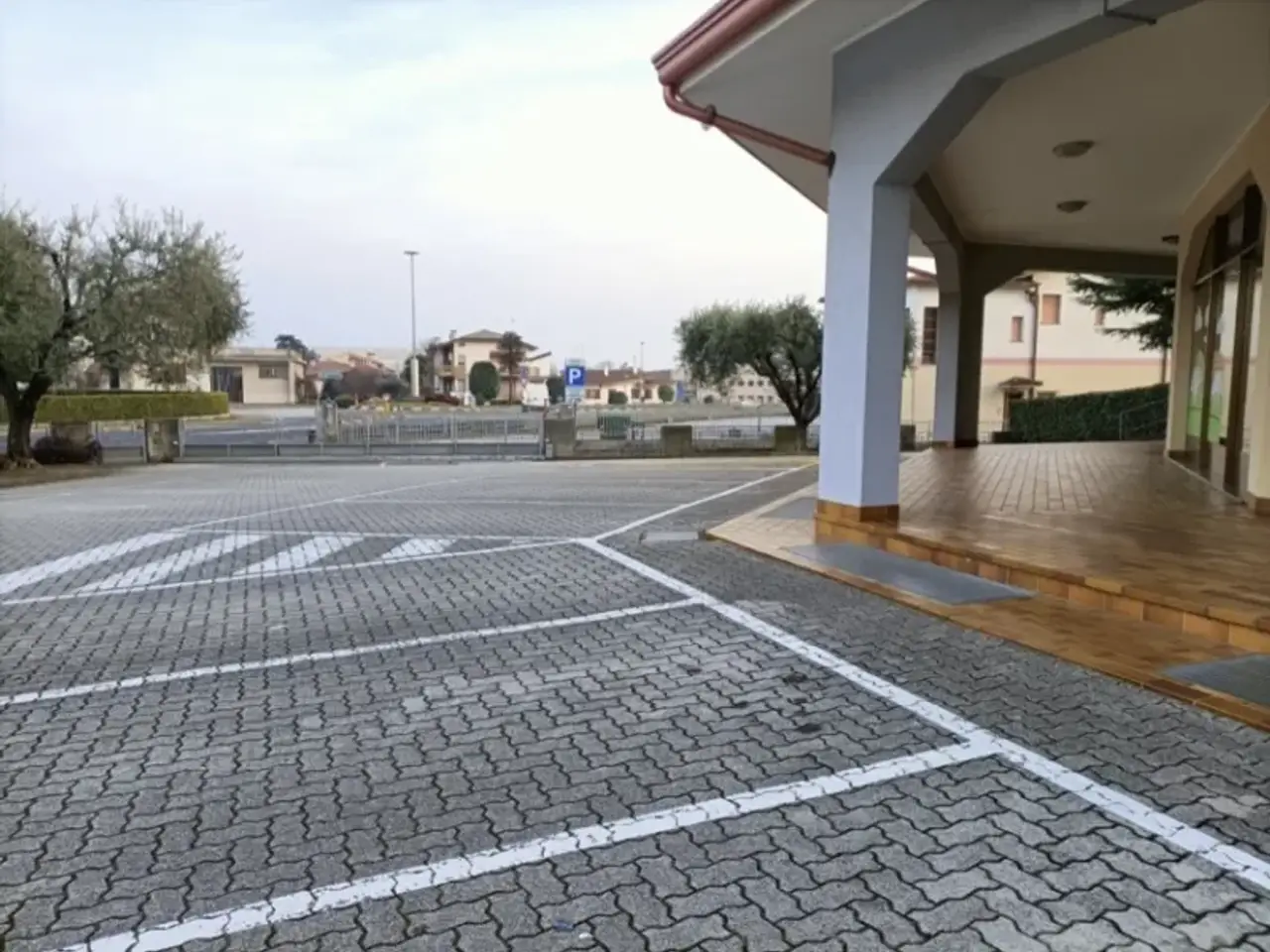 Negozio in Via Kennedy 122, San Daniele Del Friuli, {3} - Foto 1