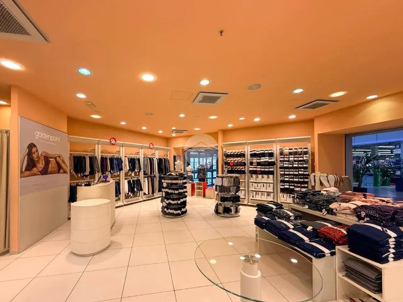 Negozio in Via Giuseppe Mazzini 109, Castiglione Delle Stiviere, {3} - Foto 2