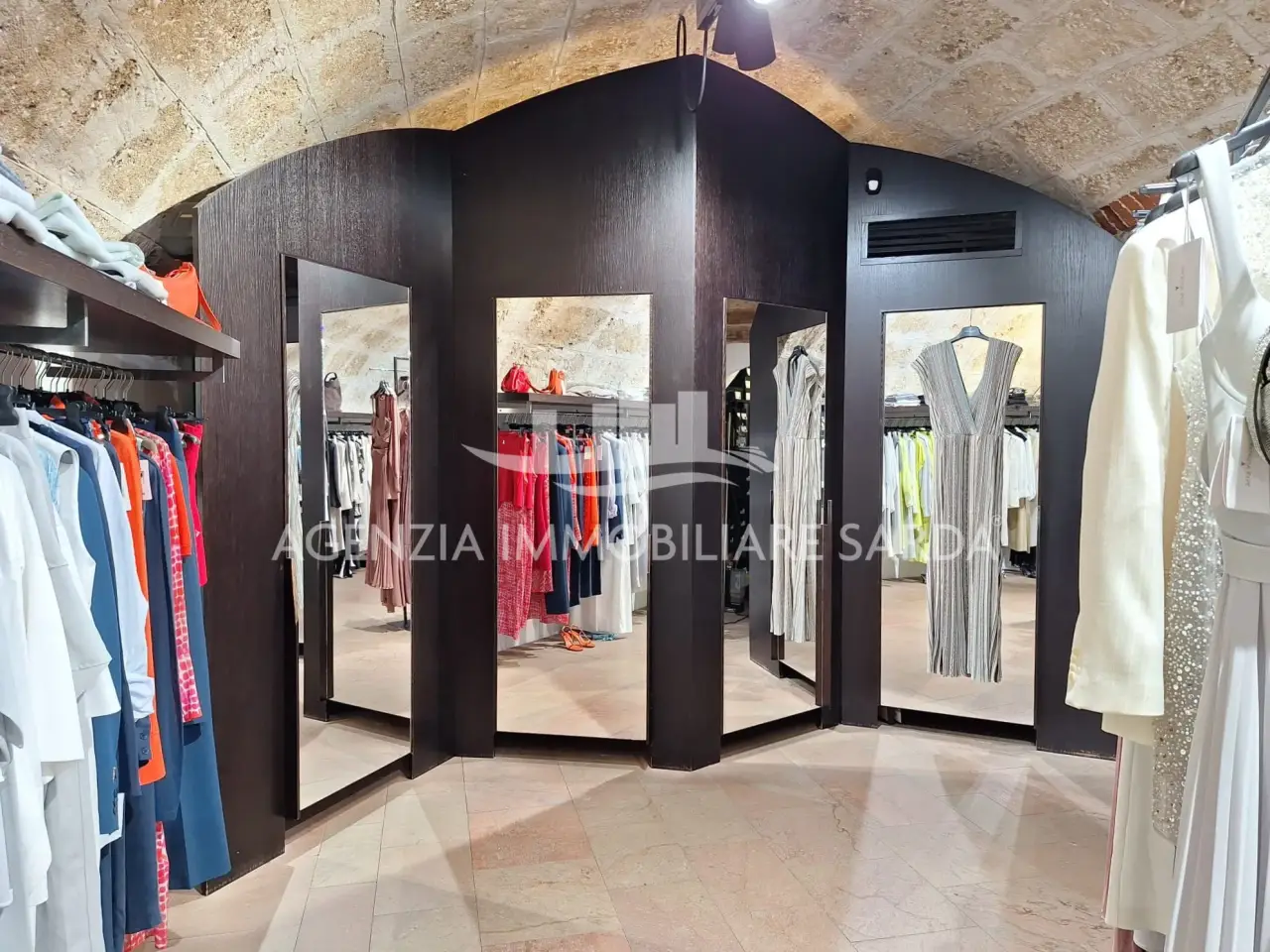 Abbigliamento in , Alghero, {3} - Foto 2