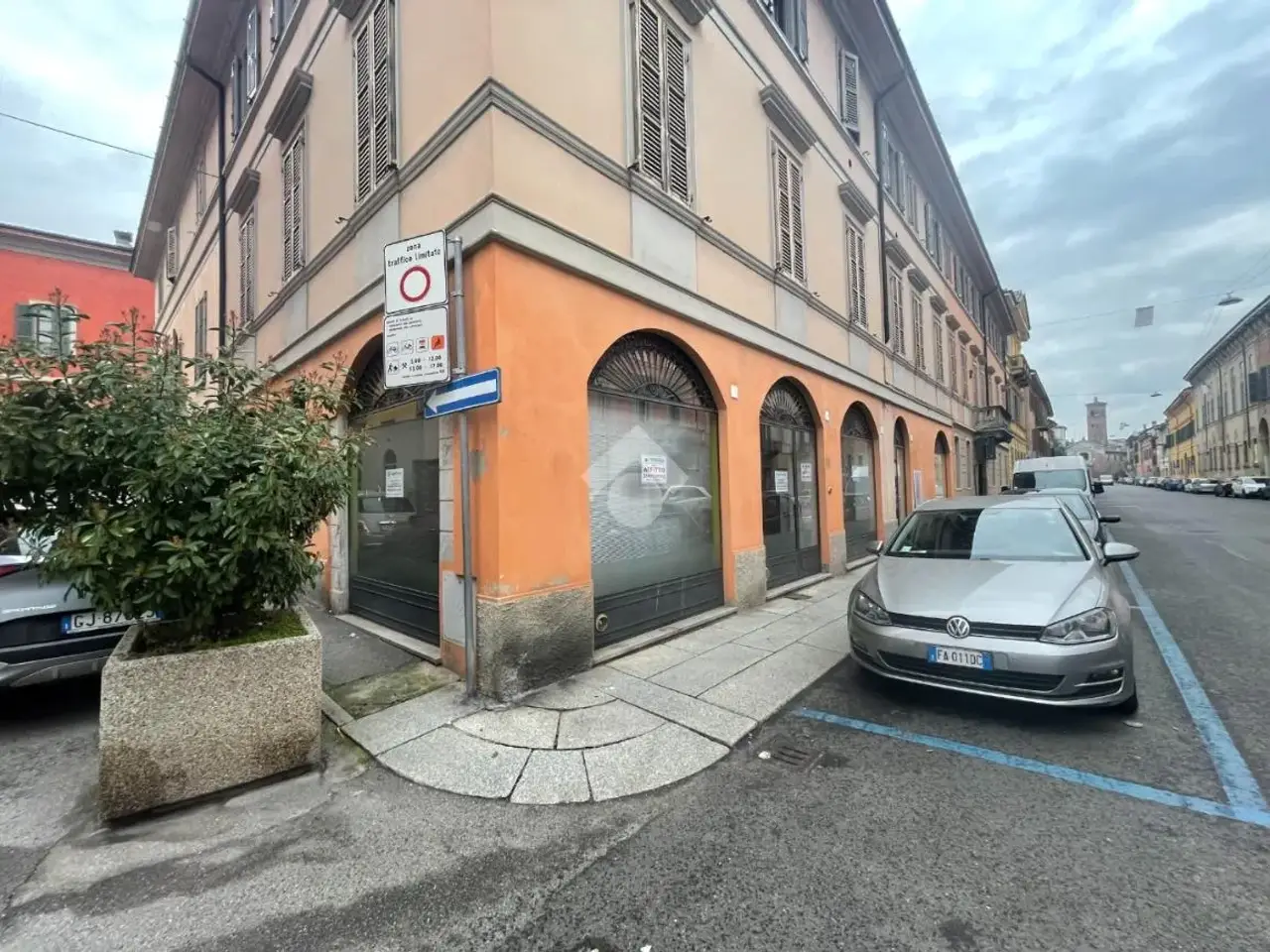 Negozio in Corso XX Settembre 18, Cremona, {3} - Foto 1