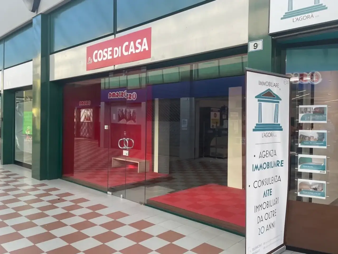 Negozio in Via Emilia Parmense, Giarona, Piacenza, Emilia-Romagna, 29122, Italia, Piacenza, {3} - Foto 1