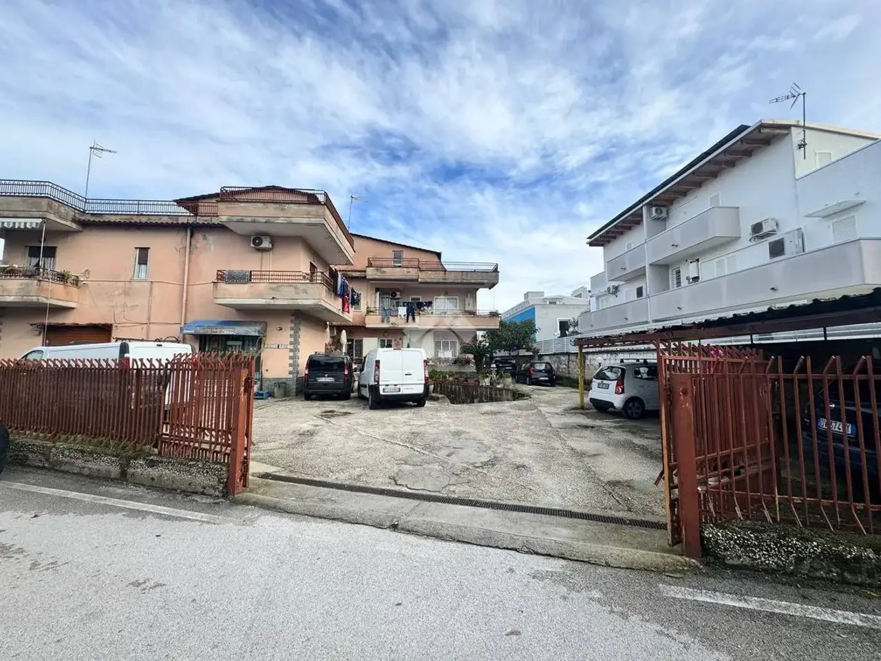 Magazzino in Via Elio Vittorini 1, Lusciano, {3} - Foto 1