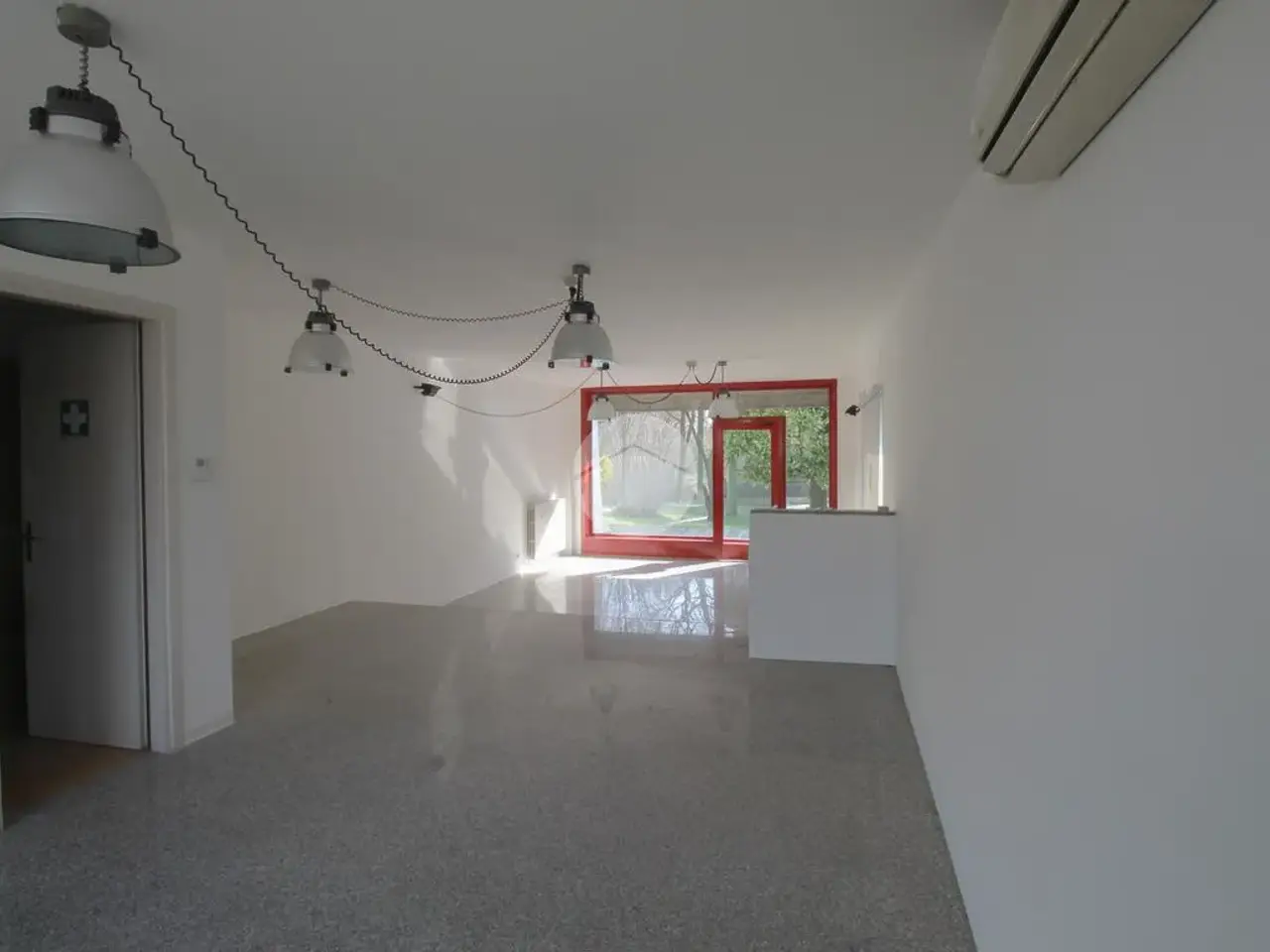 Ufficio in Viale Angelina Azimoni 1, Romano Di Lombardia, {3} - Foto 2