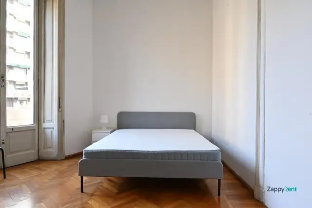 Room in {3}, Viale Abruzzi - Photo 1