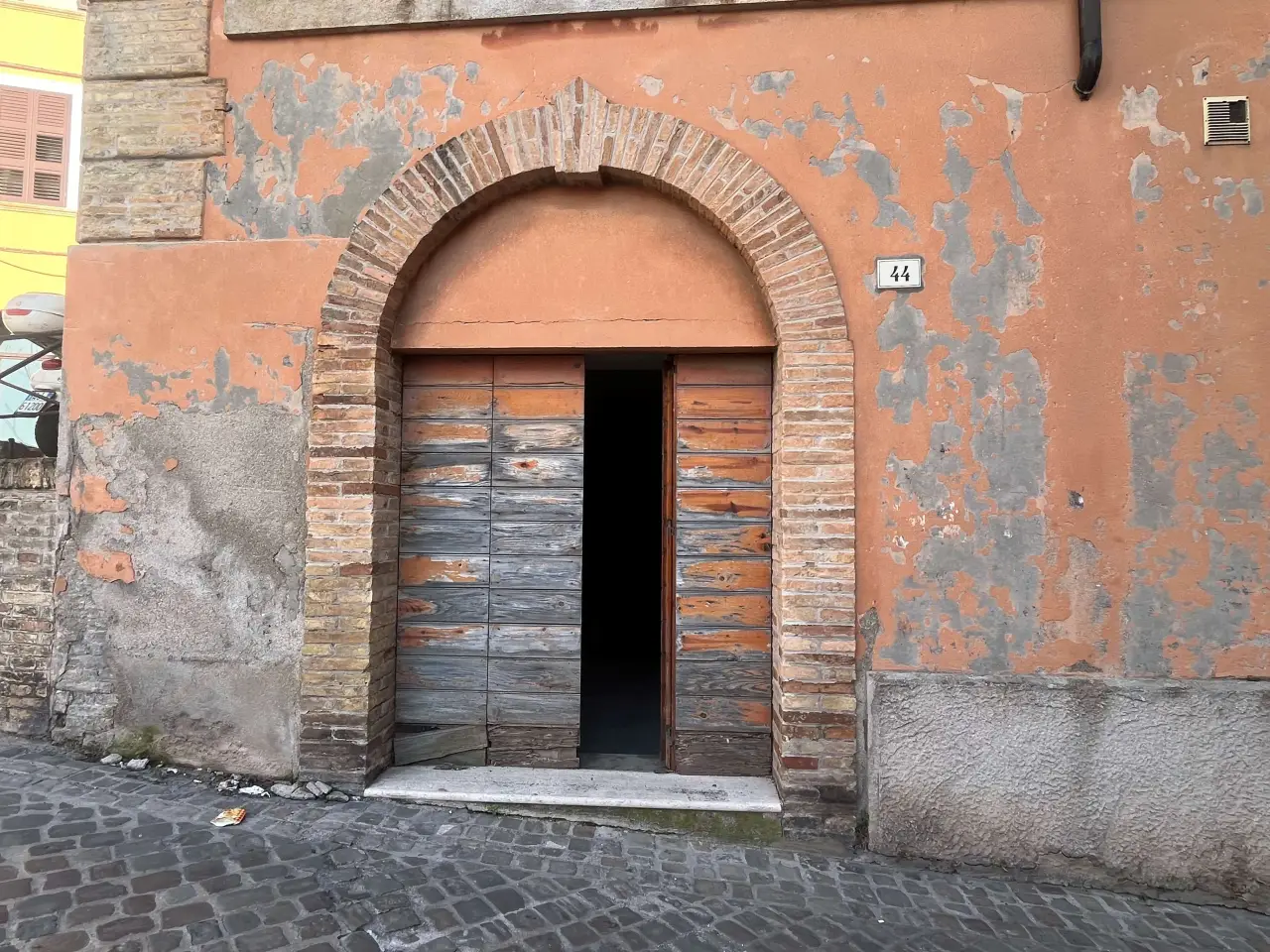 Negozio in Via Pizzecolli 44, Ancona, {3} - Foto 1