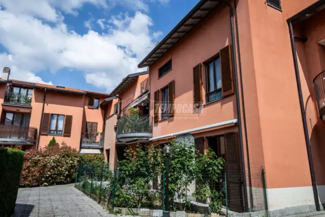 3-room flat in Via Cesare Battisti 28, Arcore - Photo 1