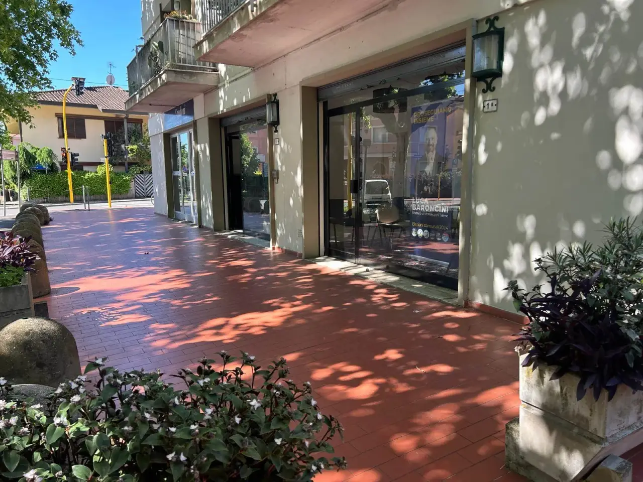 Negozio in Via Simoncini, Montecatini Terme, {3} - Foto 1
