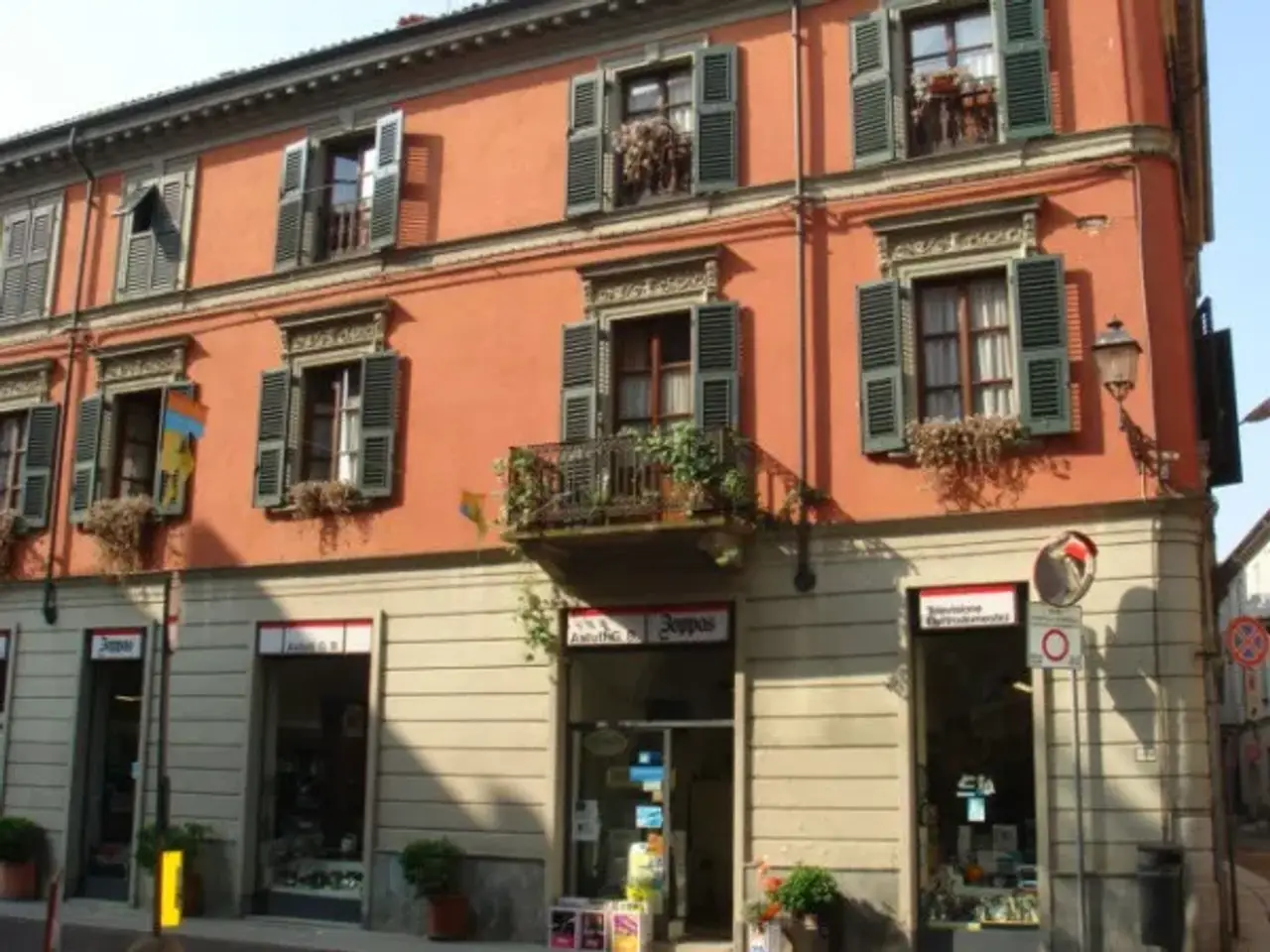 Negozio in Via Andrea Vochieri, Alessandria, {3} - Foto 2