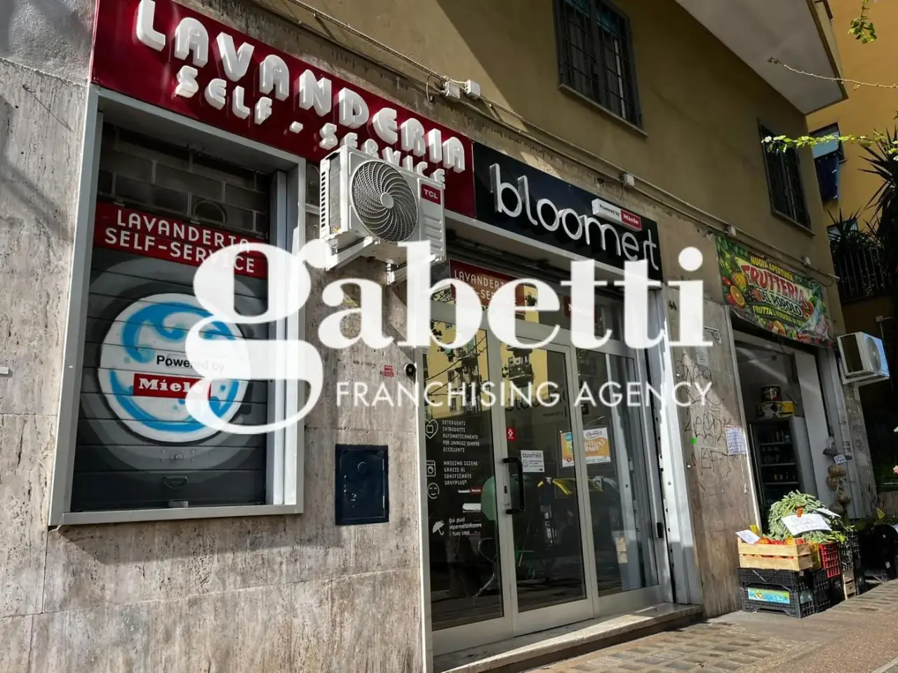 Esercizio commerciale in Viale San Giovanni Bosco 44, Roma, {3} - Foto 2