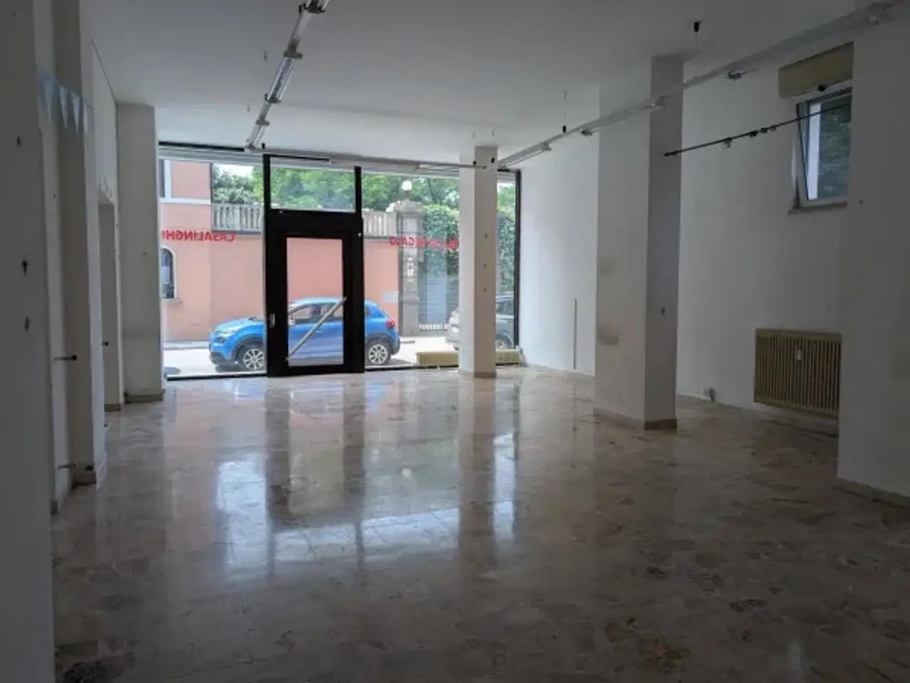 Negozio in Viale Guglielmo Marconi 12, Cividale Del Friuli, {3} - Foto 1