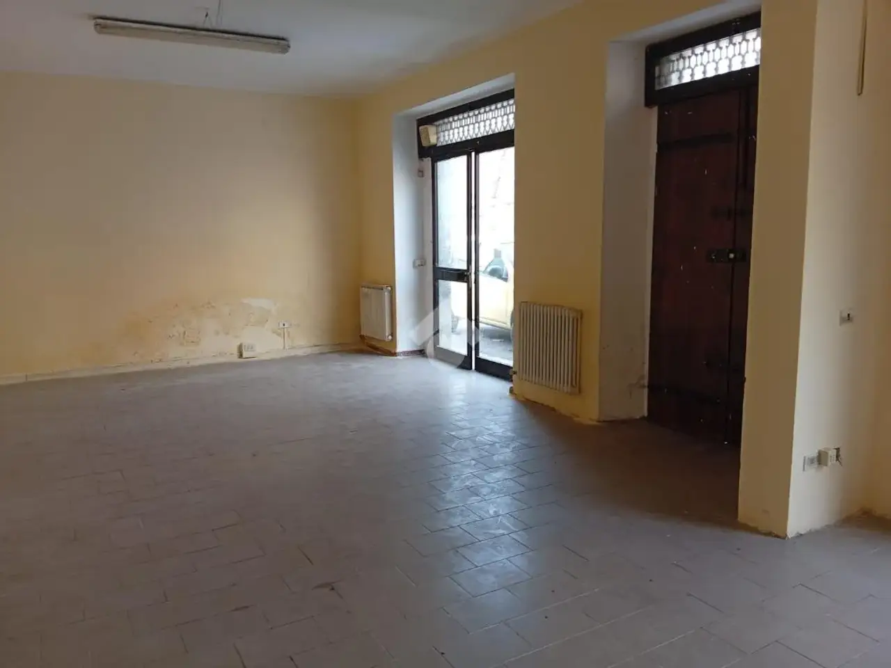 Negozio in Via Fratelli Toschi 4, Langhirano, {3} - Foto 1