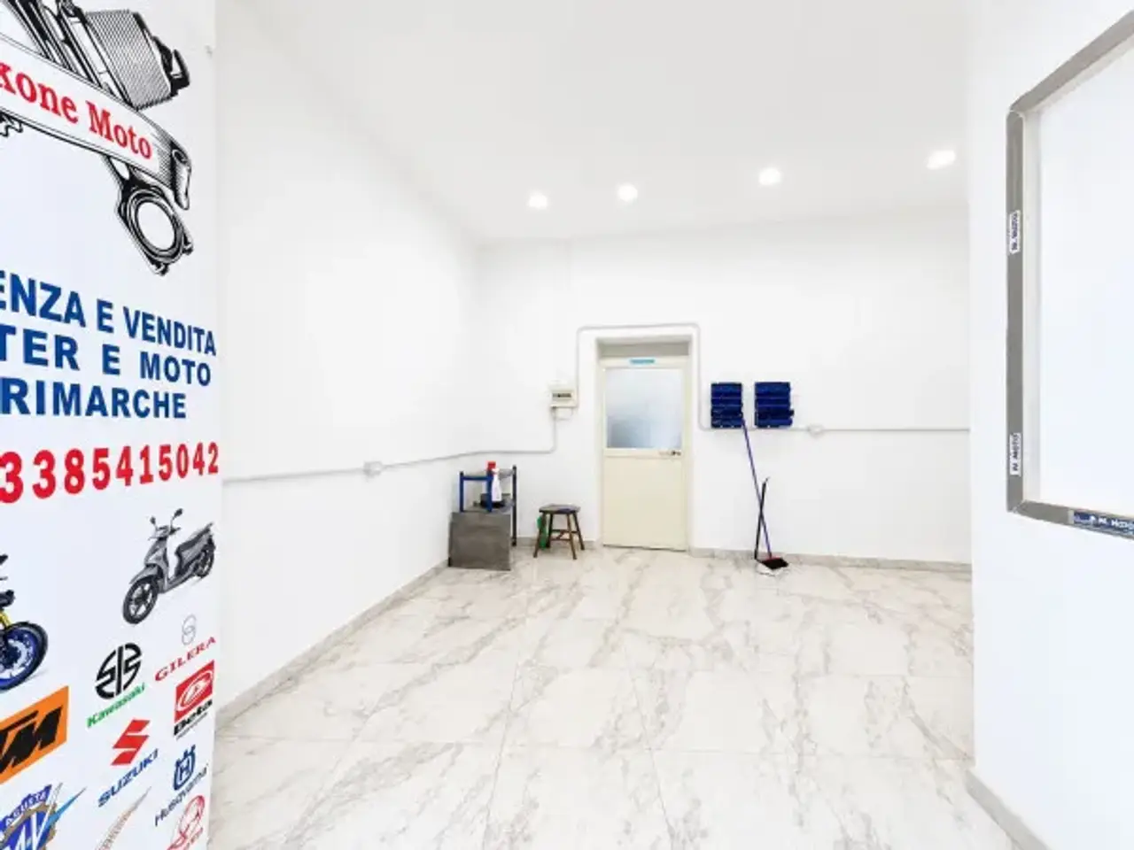 Negozio in Via Matteo Renato Imbriani 155, Napoli, {3} - Foto 2
