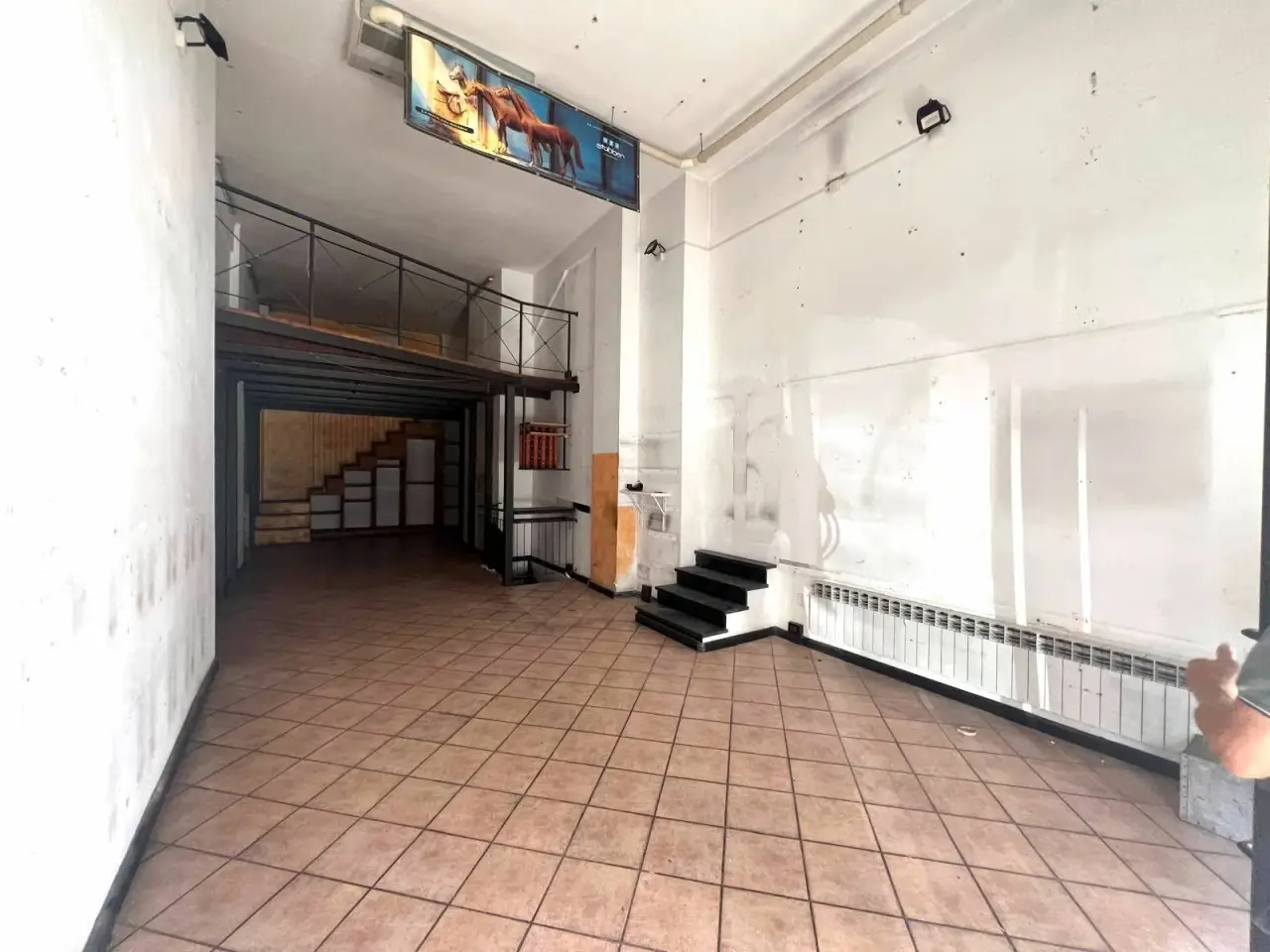 Esercizio commerciale in Via Maddaloni 34r, Genova, {3} - Foto 1