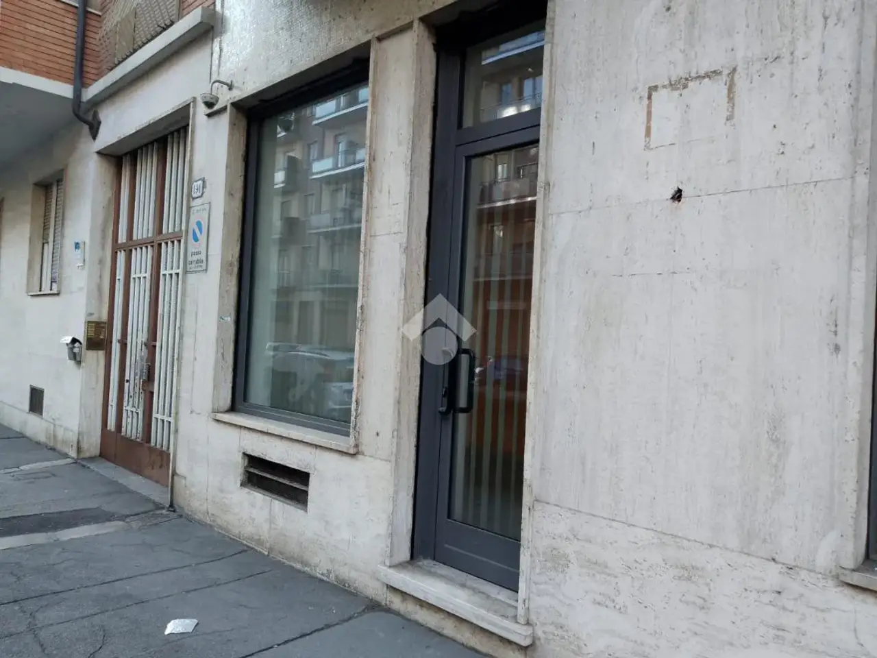 Negozio in Via Duino 193, Torino, {3} - Foto 2