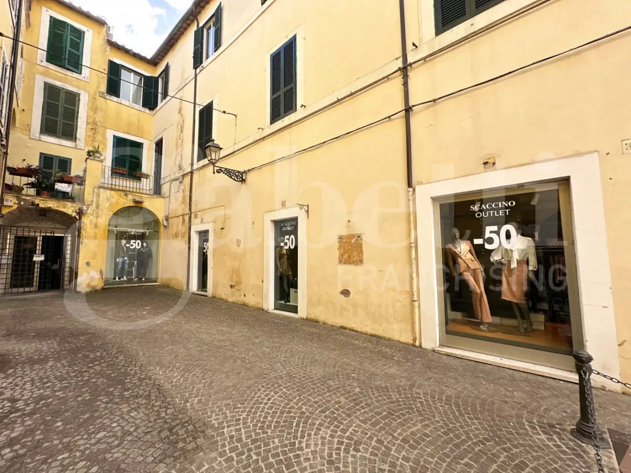 Negozio in Piazza Matteotti  54, Civita Castellana, {3} - Foto 2