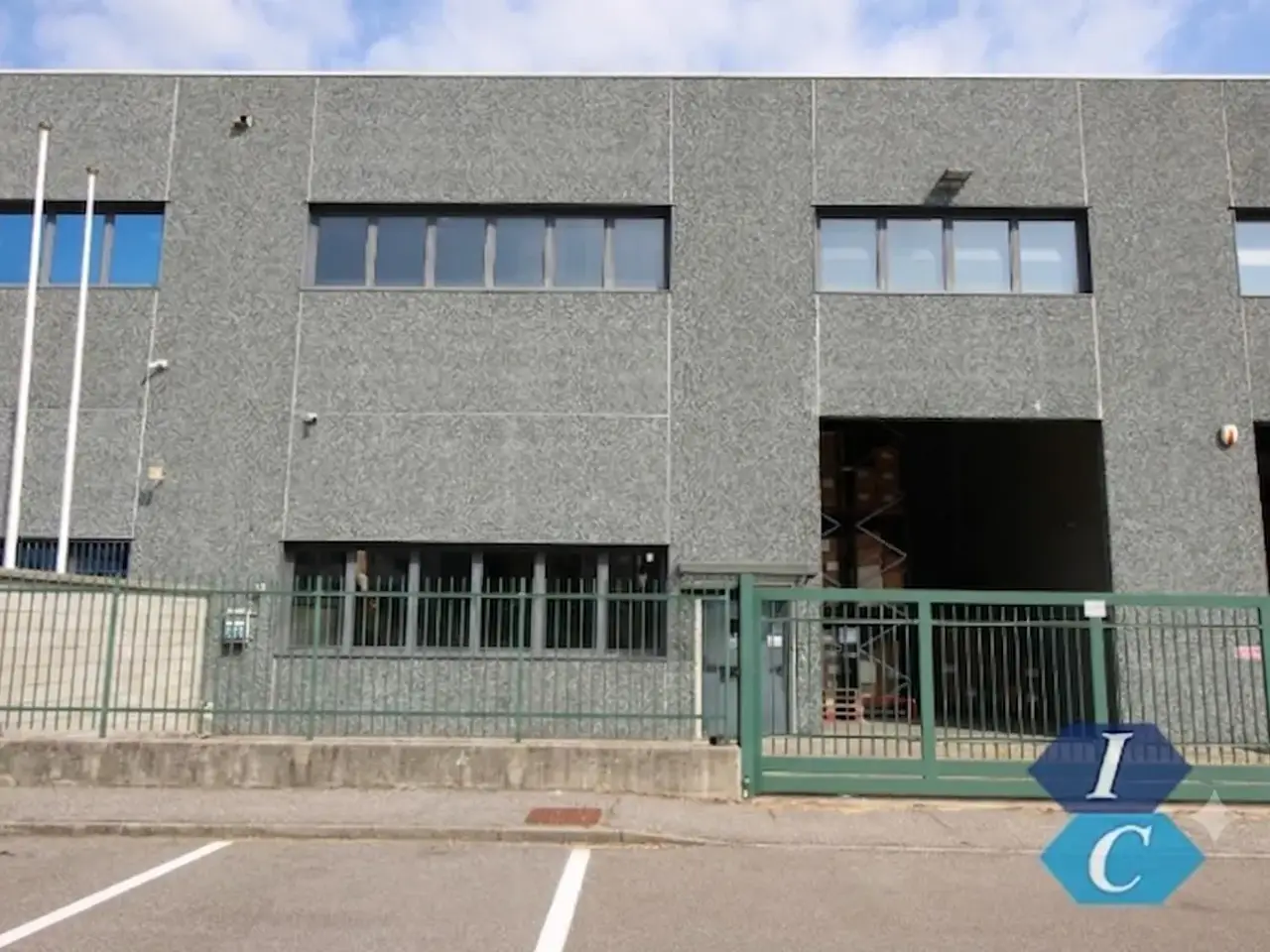 Capannone in Viale Europa, Cusago, {3} - Foto 1