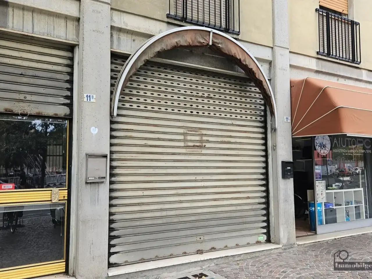 Negozio in Piazza Guido Picelli 11/B, Parma, {3} - Foto 1