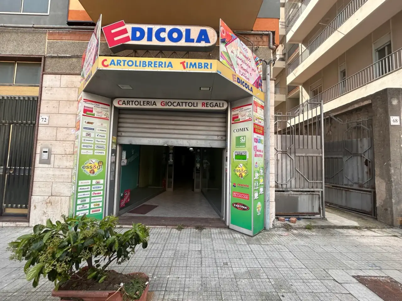 Negozio in Via J.F. Kennedy 68-70, Barcellona Pozzo Di Gotto, {3} - Foto 1