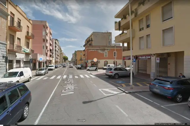 Negozio in {3}, Viale Sant'Avendrace - Foto 1