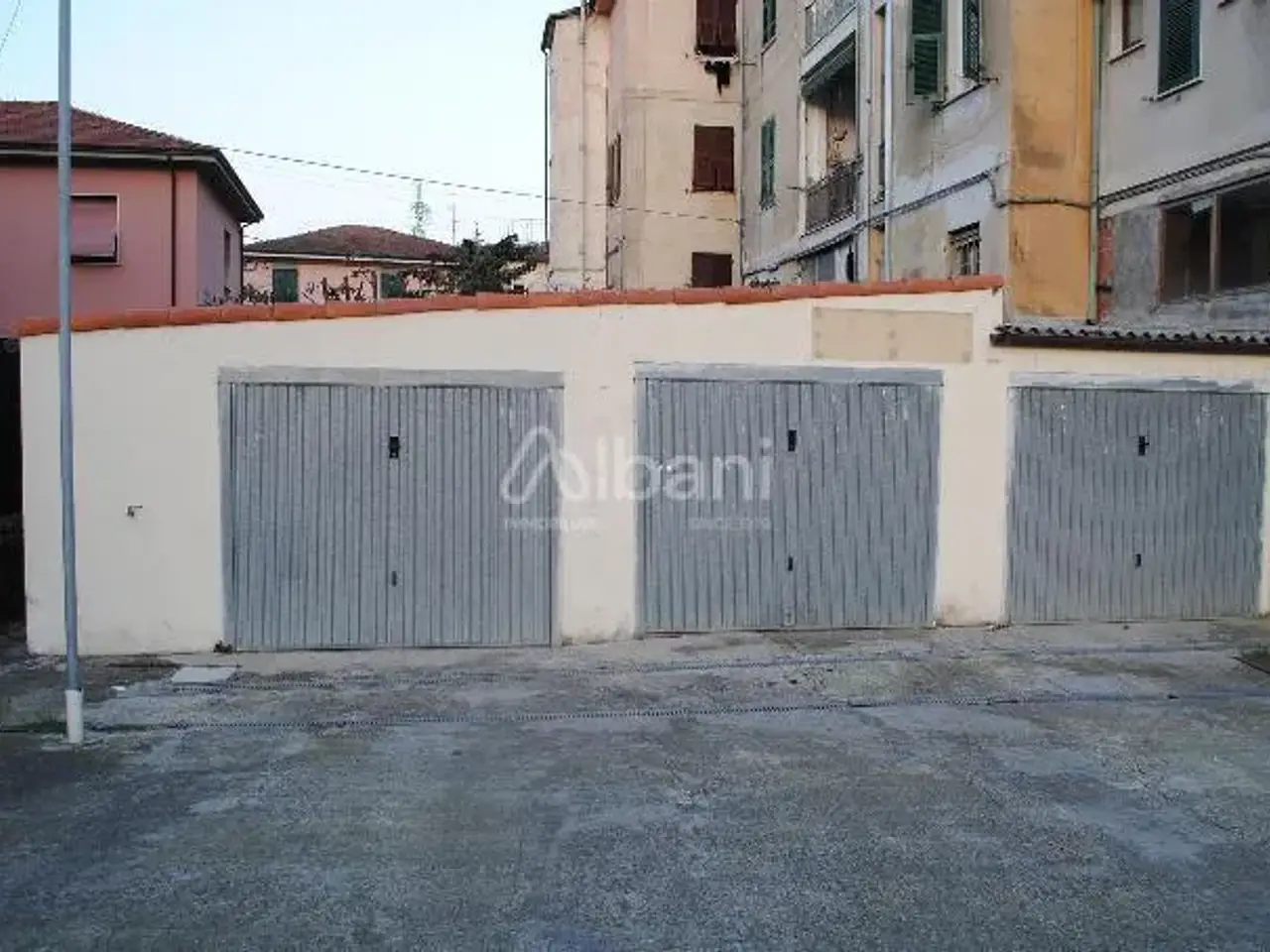 Parcheggio chiuso in , Vezzano Ligure, {3} - Foto 1