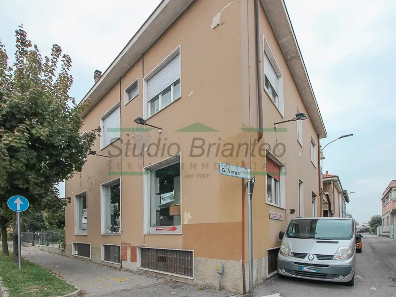 Showroom in Via Vincenzo Monti, Seregno, {3} - Foto 2