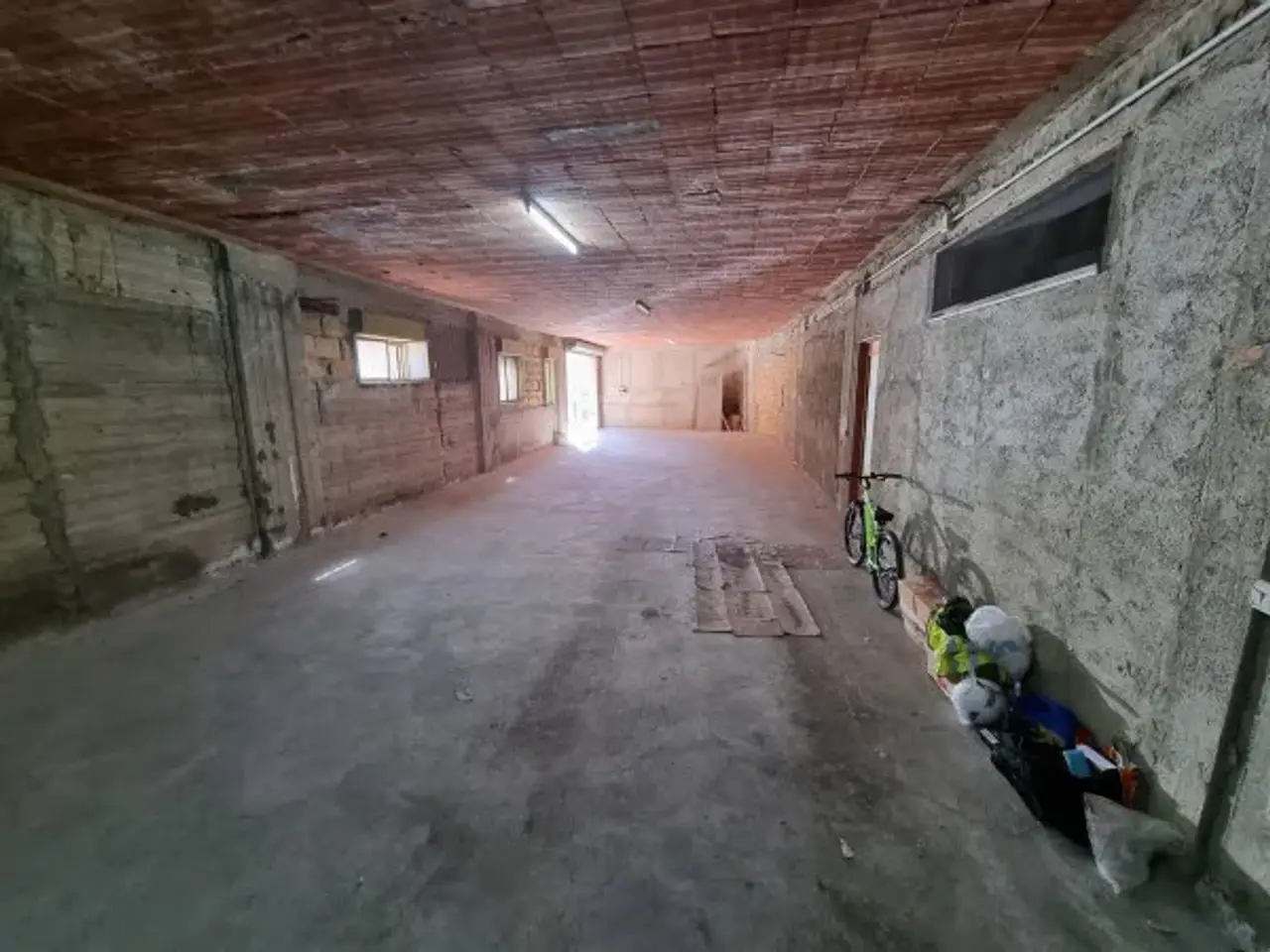 Magazzino in Via Ernesto Vassallo, San Cataldo, {3} - Foto 1