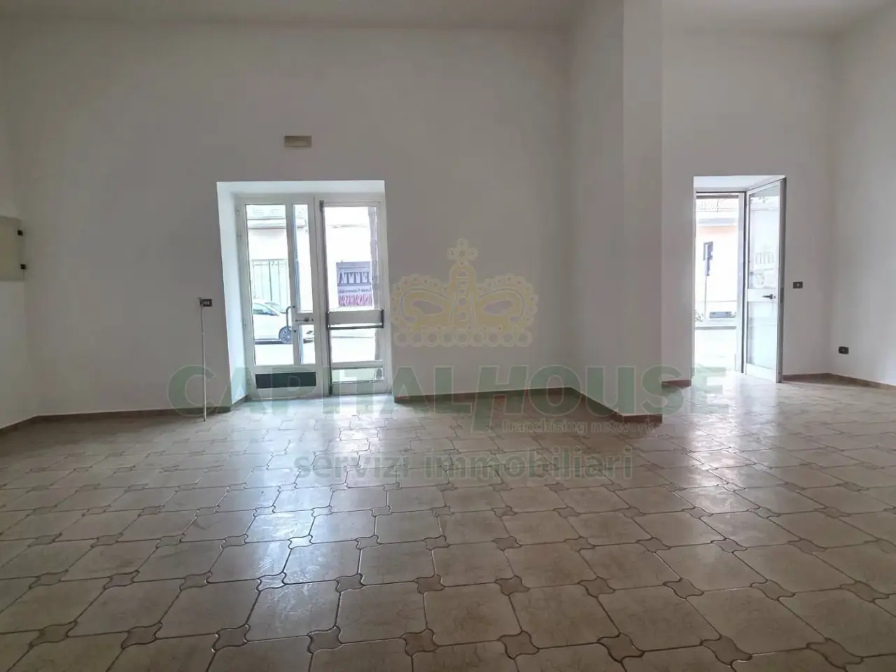 Esercizio commerciale in Via Marconi, Camposano, {3} - Foto 1