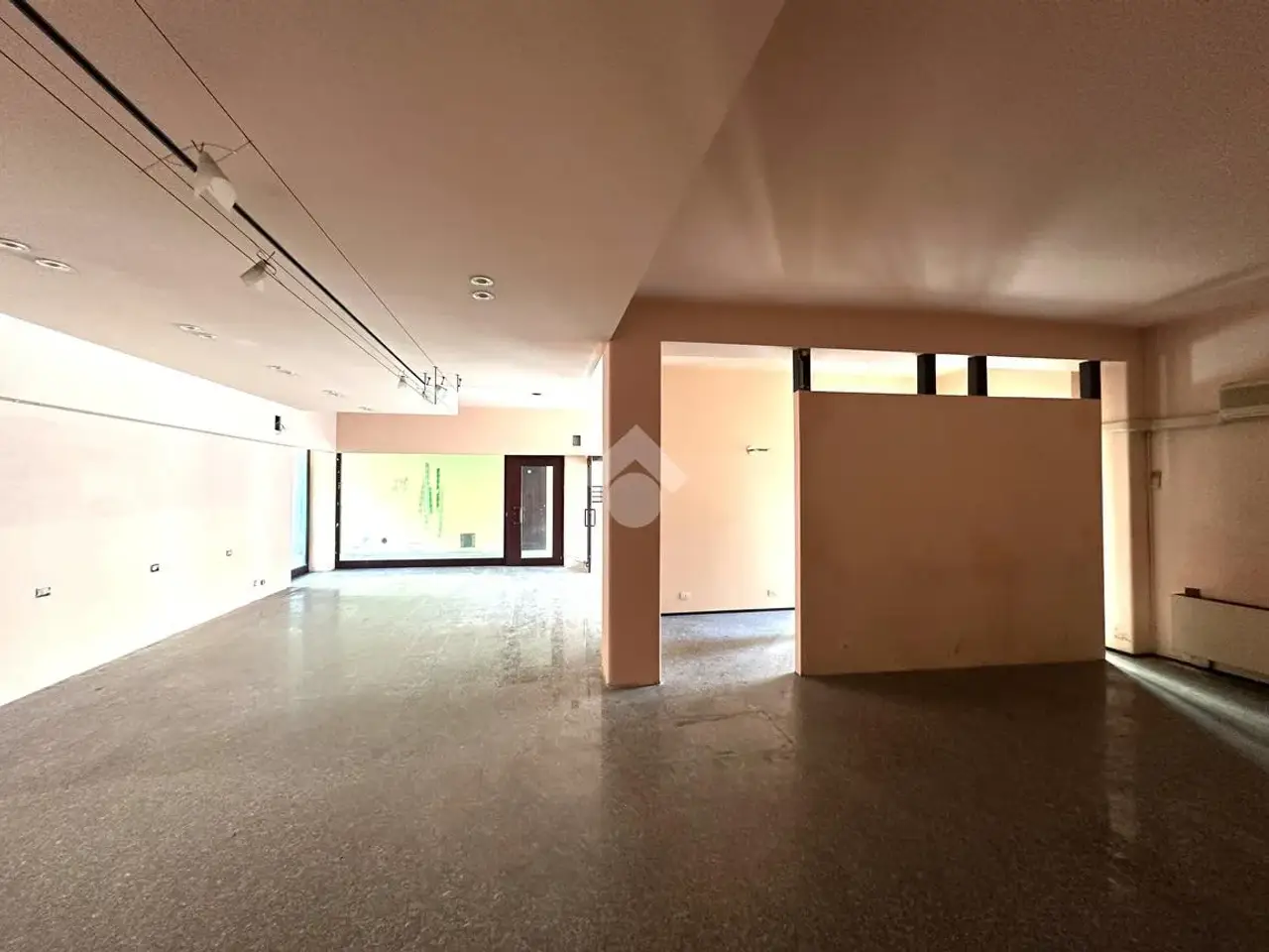 Ufficio in Via San Pio X 34, Castelfranco Veneto, {3} - Foto 2
