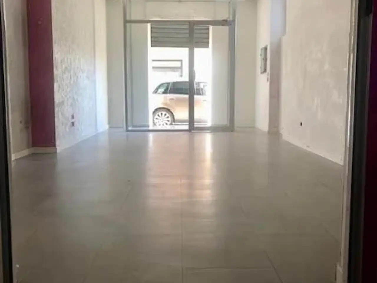 Negozio in Via Posidonia, Salerno, {3} - Foto 1