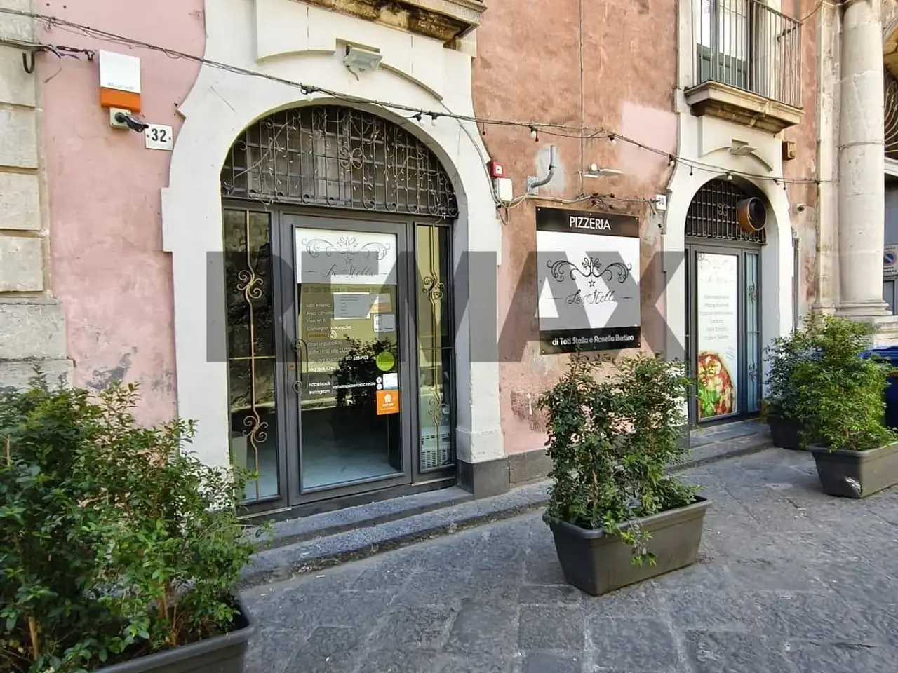 Negozio in Via Pennisi 30, Acireale, {3} - Foto 1